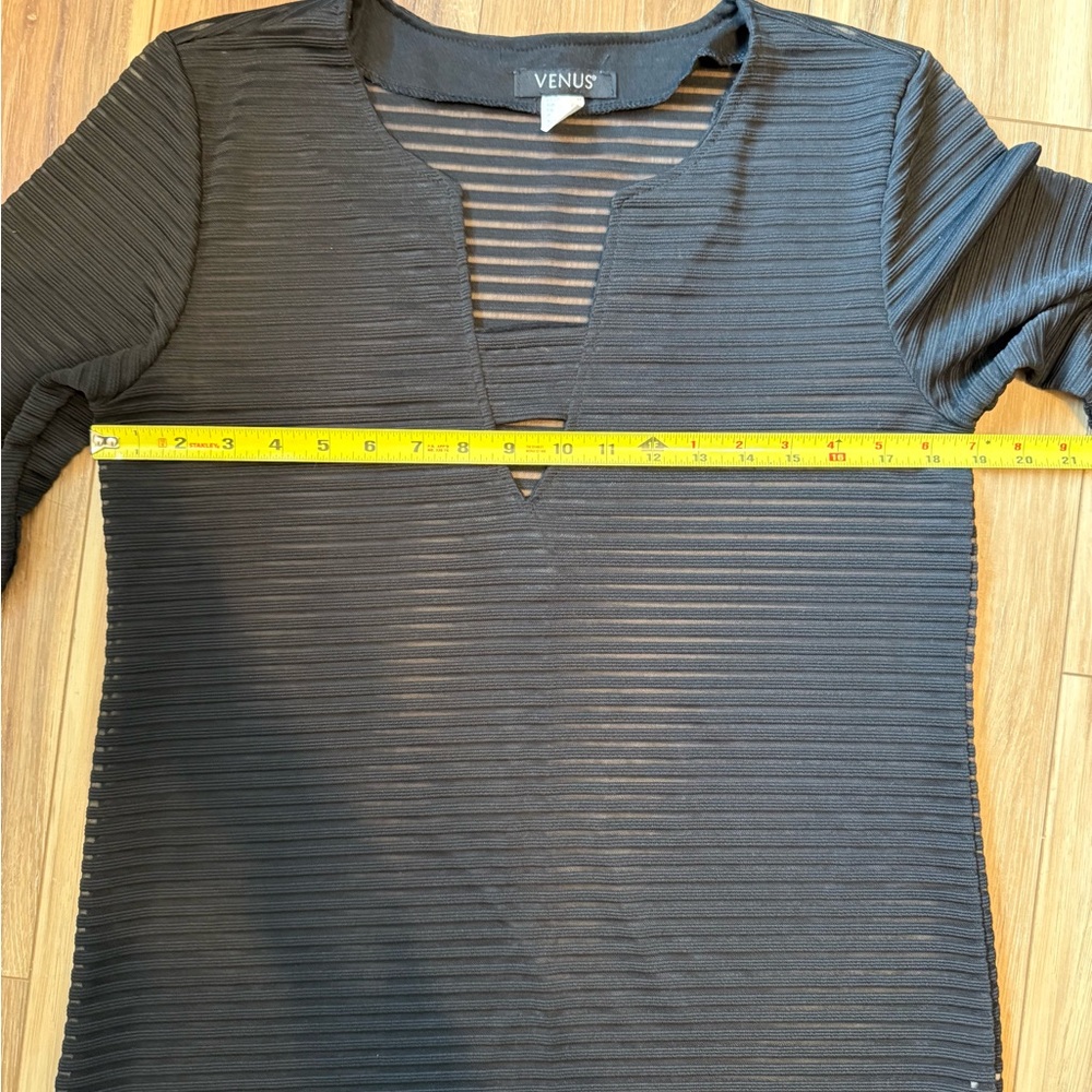Venus Swim black coverup - Picture 3 of 6